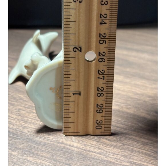 Lenox Handcrafted Porcelain Dolphin Figurine in Cream & Gold Vintage 1990 - Picture 8 of 9